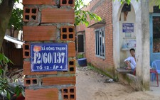 Hai hộ cùng một số nhà, thất lạc thư từ