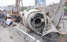 Tài xế mất lái gây tai nạn, hai người chết
