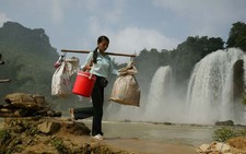 Xây dựng khu du lịch tại thác Bản Giốc