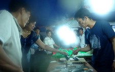 Phiên chợ công nhân... 