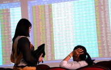 VN-Index tăng mạnh lên 426 điểm