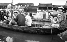 Những cụ bà 