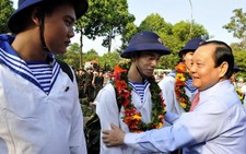 Hàng chục ngàn thanh niên lên đường nhập ngũ
