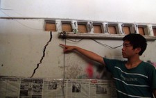 Khoan đổ bêtông nứt toác nhà dân
