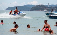 Nha Trang: môtô nước làm du khách hoảng sợ