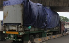 Chở hàng quá cỡ, xe container 