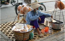 Hỗ trợ người kinh doanh nhỏ lẻ, bán hàng rong