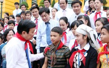 Chủ tịch nước gặp gỡ trẻ em hoàn cảnh đặc biệt