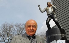Fulham dựng tượng Micheal Jackson