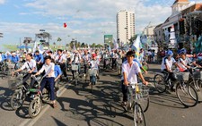 Đạp xe, vẽ tranh tuyên truyền bảo vệ môi trường