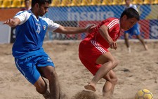 Bóng đá bãi biển không 