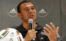 Huyền thoại Ruud Gullit sang Nga làm HLV