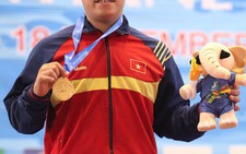 Noel ấm áp của lực sĩ mồ côi cha