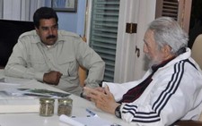 Tổng thống Venezuela thăm lãnh tụ Cuba Fidel Castro