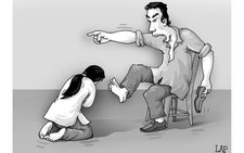 Một bác sĩ bị tố hành hung vợ dã man