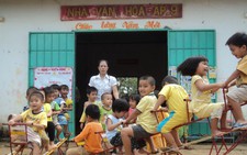 Mượn nhà văn hóa thôn làm lớp học