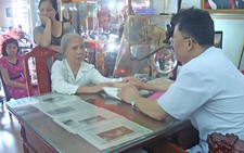 Lương y Phạm Trọng Hùng với 