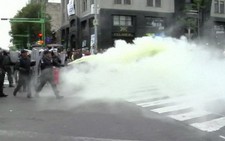 Giáo viên và cảnh sát Mexico đụng độ tại thủ đô
