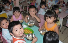 Trẻ thức khuya, không thể dậy sớm vì cha mẹ?