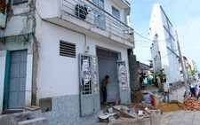 Đường mới Phạm Văn Đồng đẹp nhưng hai bên đường 