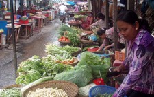 Tiểu thương không kham nổi tiền ký quỹ xây chợ