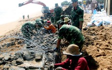 Phú Yên: sập kè chắn sóng, ngập nhiều tuyến đường