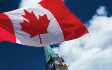 Xin visa Canada phải lăn tay và chụp hình kỹ thuật số