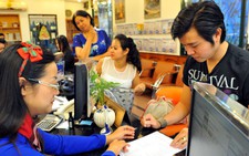 Hồi hộp chờ khách mua tour tết