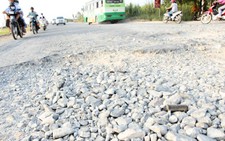 Đường xuống cấp, bảo hiểm y tế 