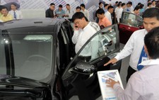 Không cấm dùng tiền mặt khi mua bán nhà đất, ô tô