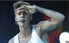 Justin Bieber bị bắt vì đua xe khi say rượu
