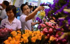 Lễ tình nhân rộn ràng, tiết kiệm