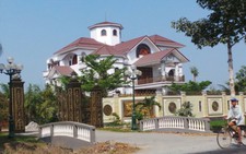Xin ý kiến trung ương về dư luận tài sản ông Truyền