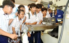 Đoàn tư vấn hướng nghiệp cho thanh niên