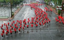 Đồng diễn aerobic trong đội hình bản đồ Việt Nam