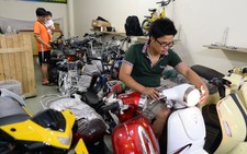Lúng túng với... xe máy điện