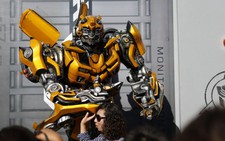 Chevrolet "ăn ké" Transformers 4 quảng cáo bán xe