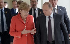 Báo Anh: Đức, Nga bí mật thỏa thuận hòa bình Ukraine