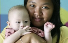 4 tỉ đồng quyên góp chữa bệnh cho bé trai bị bỏ rơi