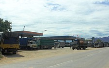 Bắt đoàn xe quá tải gây sức ép trạm cân
