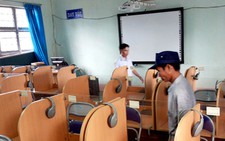Đồ dùng dạy học công nghệ cao: Tiền tỉ 