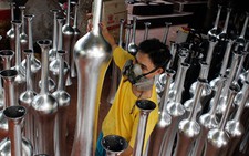 Thủ công mỹ nghệ “méo mặt” vì rớt giá