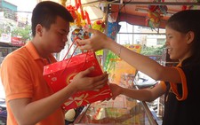 Bán bánh trung thu gây quỹ 