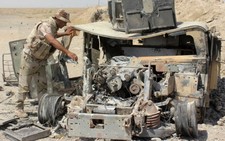 Không quân Mỹ yểm trợ Iraq đẩy lùi IS ở thị trấn phía bắc