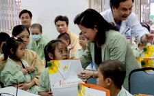 ​Quà trung thu cho bệnh nhi ung thư Huế
