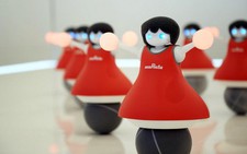 Nhật Bản chế tạo robot cổ vũ nhảy múa cực chuẩn