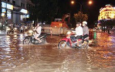 ​Mưa lớn, nhiều tuyến đường Cần Thơ ngập nặng