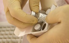 Dịch Ebola đem lại tiền tỷ cho các hãng dược