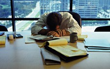 ​Làm việc ngoài giờ dễ bị giảm trí nhớ