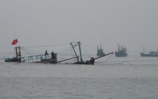 ​Cứu sống 11 ngư dân trên tàu cá bị chìm